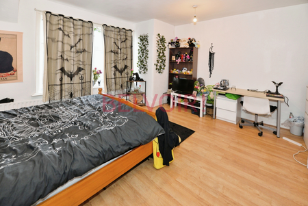 5 bedroom semi-detached house to rent - Photo 3