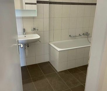 Family apartment with 4.5 rooms and closed balcony! - Photo 5