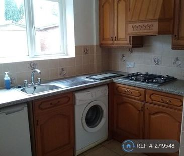 3 bedroom semi-detached house to rent - Photo 6