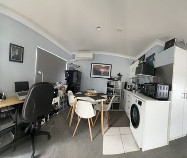 Runaway Bay - Photo 1