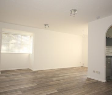 Capstans Wharf, Woking - Photo 1