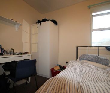 5 bedroom semi-detached house to rent - Photo 5