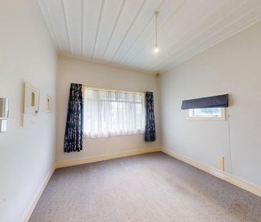 City Centre - 3 Bedrooms - Photo 3