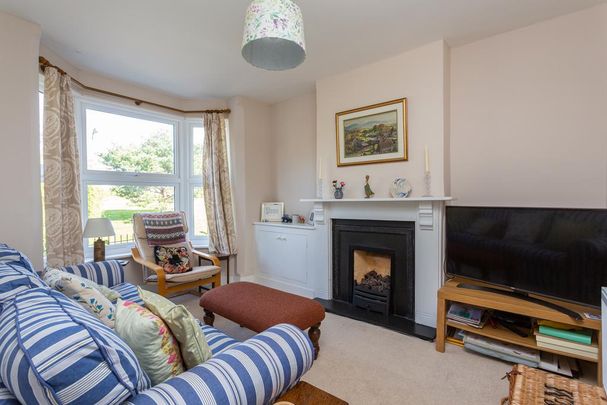 2 bedroom end of terrace house to rent - Photo 1