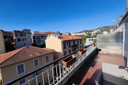 NICE Le Ray St Maurice T2 meublée - Photo 3