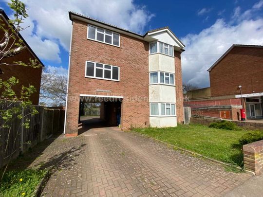 Bournehall Ave, Bushey - Photo 1