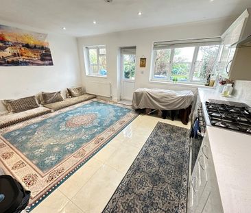 3 bedroom semi-detached house to rent - Photo 6