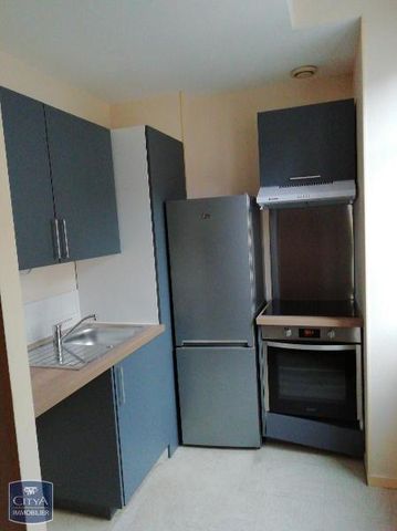 Location Appartement 3 pièces 62m² ST AMAND MONTROND 18200 - Photo 2