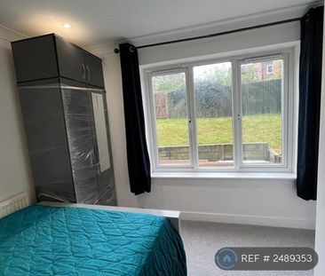 1 bedroom in a house share to rent - Photo 4