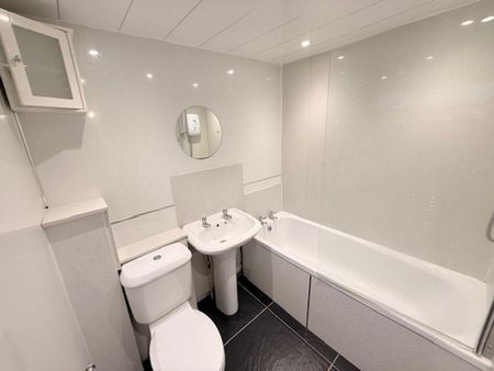 2 bedroom terraced house to rent - Photo 3