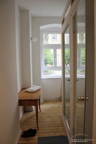 Helle komplett renovierte 1-Zimmer-Wohnung in Berlin Wedding, möbliert - Photo 2