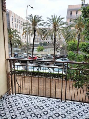 Plaça dHondures, Valencia, Valencian Community 46022 - Photo 5