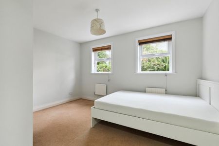 4 bedroom ground floor flat to rent - Photo 5