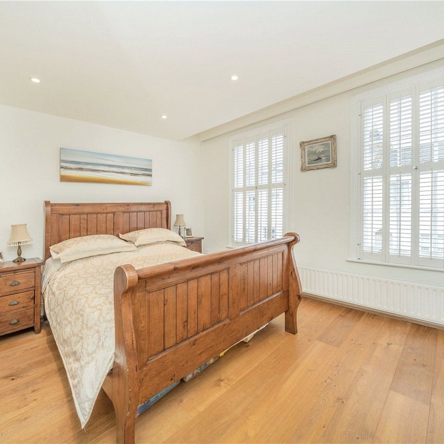 Westfields Avenue, Barnes, SW13, London - Photo 1