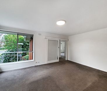 Updated Delight With Huge Entertaining Area - Photo 4