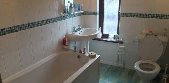 27 Thomas Street, Carrickfergus, BT38 8AL - Photo 2