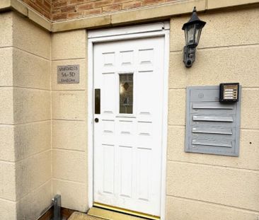 2 bedroom Flat To Let - Photo 1