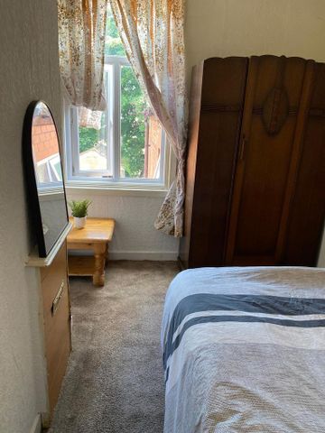 1 bedroom in a house share to rent - Photo 3