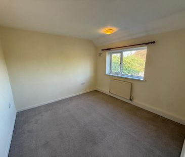 2 bedroom semi-detached house to rent - Photo 3