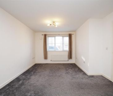 2 bedroom ground floor flat to rent - Photo 4