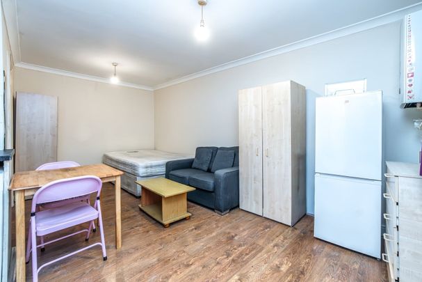 Studio Flat, Lower Clapton Road, E5 - Photo 1