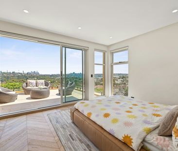 Multi Level Home With Panoramic Views & Swimming Pool - Photo 2