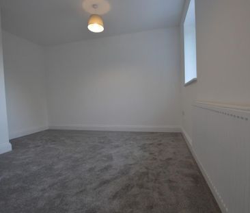 4 bedroom terraced house to rent - Photo 3