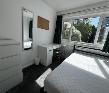 4 bedroom terraced house to rent - Photo 5