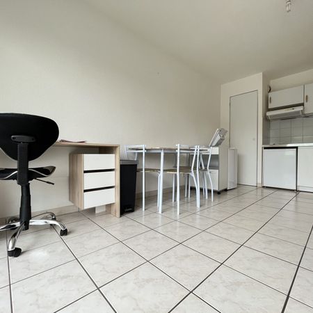 Location Appartement 2 pièces 31m² ONET LE CHATEAU 12850 - Photo 3