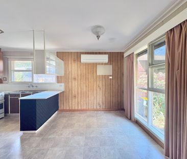 Charming Family Home in a Prime Newtown Location - Photo 5