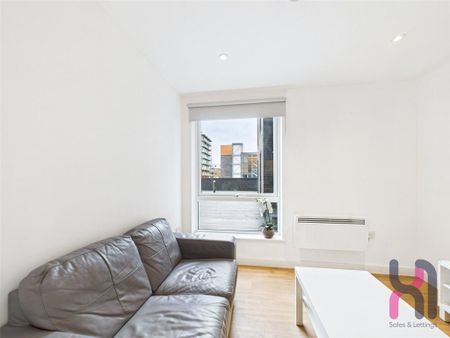 1 bedroom flat to rent - Photo 2