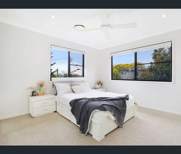 Stylish & Spacious Contemporary Home - Photo 3