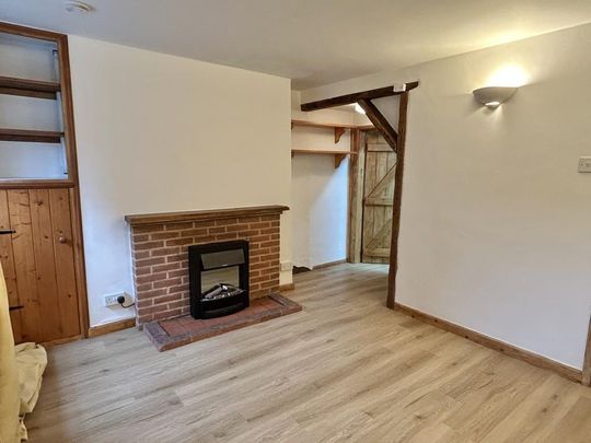 2 bedroom cottage to rent - Photo 1