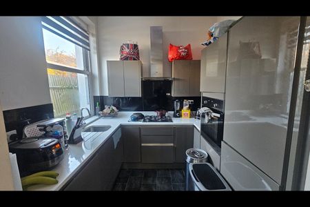 2 Bed Flat, Norbury Avenue, CR7 - Photo 5