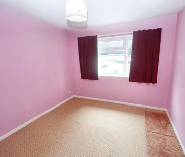 3 bedroom end of terrace house to rent - Photo 3