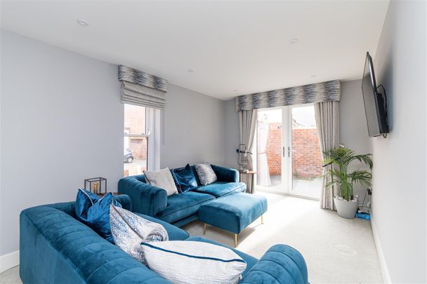 West Avenue, Gosforth, Newcastle Upon Tyne - Photo 1