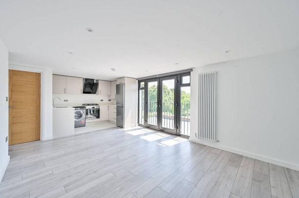 2 bedroom flat to rent - Photo 1