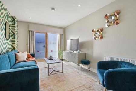 High Street, Southall,UB1 - Photo 2