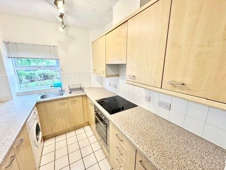 Foxglove Road, Romford, RM7 0YW - Photo 4