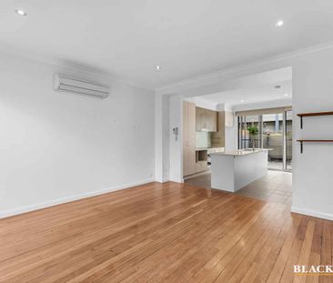 Tidy Townhouse! - Photo 3
