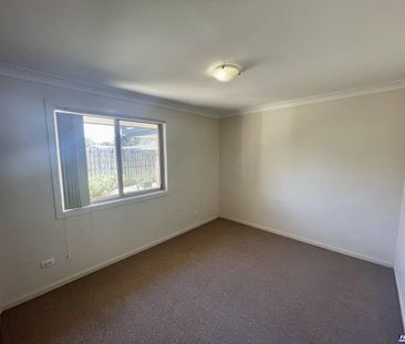 Modern 2 Bedroom Unit in Great Complex - Photo 6