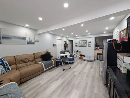 20 Mildred Ave, St. Catharines (3) - 2 Bed + Den Main Unit - Photo 3