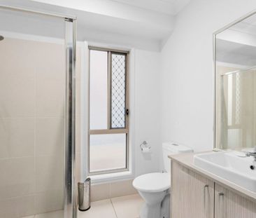 Charming Family Home in Flagstone - Photo 6