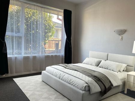 Near Memorial Ave, 5min walk to Burnside High - Photo 2