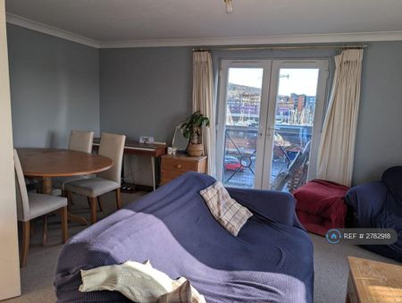 2 bedroom flat to rent - Photo 2