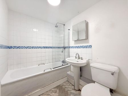 2 bedroom flat to rent - Photo 4