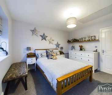 3 bedroom link detached house to rent - Photo 3