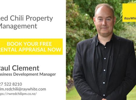 Sunny Three Bedroom Home - Photo 2