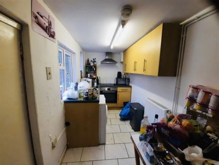 3 bedroom terraced house to rent - Photo 5