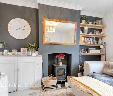 2 bedroom end of terrace house to rent - Photo 2